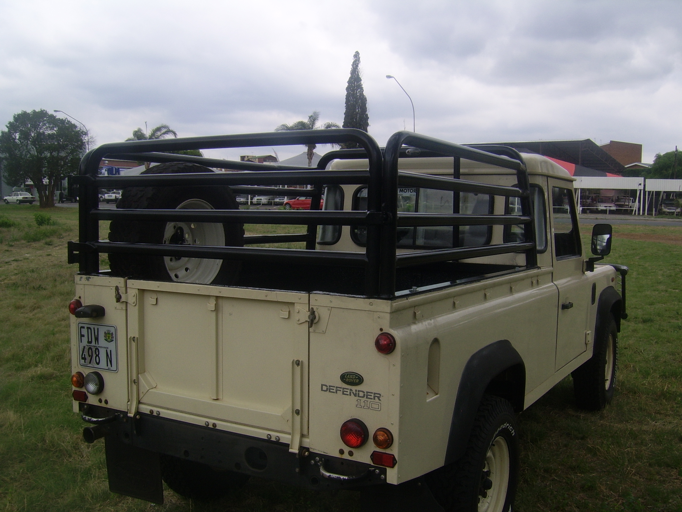 LANDROVER DEFENDER RAILS 1-4982.JPG